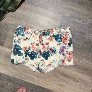 Levis Floral Women's Shorts